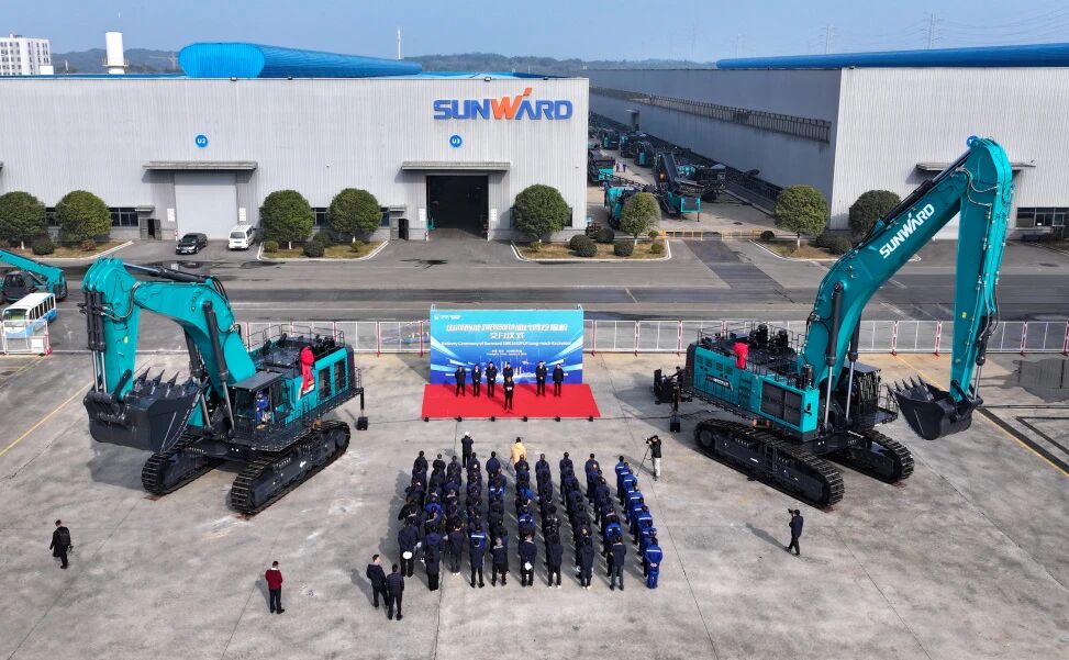 争锋启新程！LETOU乐投智能SWE1650FLR加长臂挖掘机乐成交付国际客户